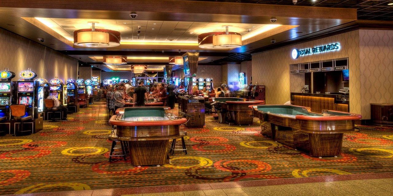 the linq hotel casino vs caesars